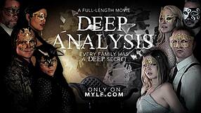 Milf-stymödrar skissar nakna modeller som är stegsöner