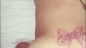 コロンビアのウェブカムモデルがバットプラグで激しいアナルファック