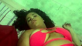 novinha se tocando gostoso sozinha.