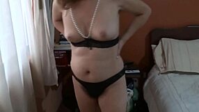 Varför älskar jag runka medan styvsönern runkar sin stora kuk och sprutar?