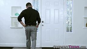 Kinky BDSM İç Çamaşırlı Genç 18+ Sert Seansında Çıldırıyor