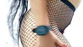 Arrecha latina seduces you to intense orgasm