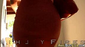 outdoor ho shows big ass for anal gaping