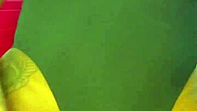 Novinha lets roommate fuck her pussy 😏