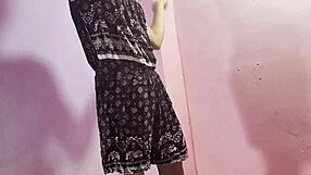 Mąż wzywa escort do domu na ostre rżnięcie, gdy żony nie ma. Hindi audio łapie surową akcję w cipce.