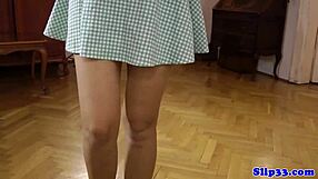 惊艳少女被老男人内射，POV视角超刺激！