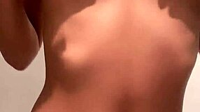 Jsem tak něžná a horká, chceš mě šukat?