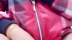 Hey, that Vietnamese teen is masturbating with a cucumber! 😏