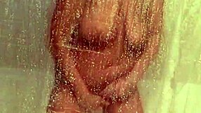 mandeezy4u2 bathes in the shower with her tits