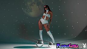 Sisi Rose Shows Sexy Tattoos