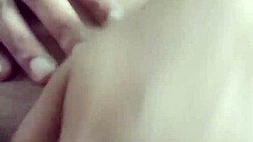 wow, this solo teen masturbates in bed!