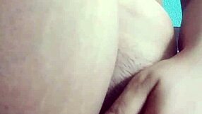 wow, this solo teen masturbates in bed!