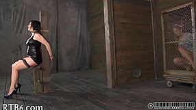 Beauty enjoys teasing oral session