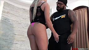 Comendo loira funkeira with big ass and pussy.