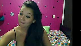 Young Voluptuous Cam Beauty Flaunts Her Huge Tits!