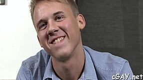 Я Даю Минет Красивому Гомосексуальному Студу
