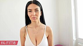 POV Latvian Simon Kitty Berpendak Gerudi Pemilik Gym Untuk Akses Percuma