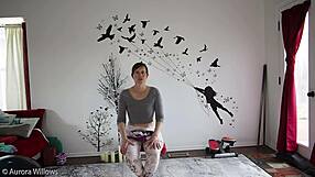 Yoga Dersi 339 olgun Avrupa karısı teknikleriyle odaklanıyor