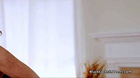 Frecklig liten 18+ tjej rider personlig tränars stora BBC hårt