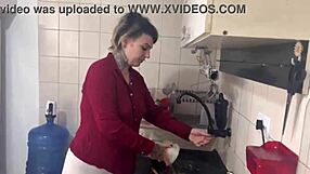 Preparando Um Cafezinho Da Manha Do Jeito Que Gostam