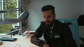 Watch Andrea Garcia's webcam life with Cristian Cipriani?