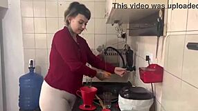 Preparando Um Cafezinho Da Manha Do Jeito Que Gostam