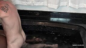 Ebony beauty pussy drilled in swingers threesome