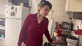 Preparando Um Cafezinho Da Manha Do Jeito Que Gostam