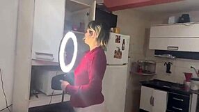 Preparando Um Cafezinho Da Manha Do Jeito Que Gostam