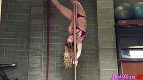 hot blonde does sexy pole dance tricks