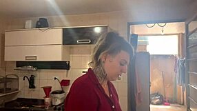 Preparando Um Cafezinho Da Manha Do Jeito Que Gostam