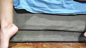 meu marido viajou e eu me masturbei sozinha ate gozar