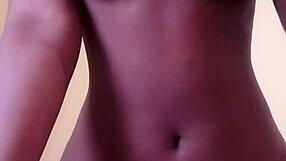 यो, इन मोटे बूब्स के साथ वाइल्ड टॉय प्ले देखो!