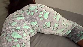 hermanastra waits in bed for cowgirl ride on big cock