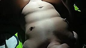 Hutang Ibu Tiri kifizeti az adósságot a puncijával a Koperasi munkásnak