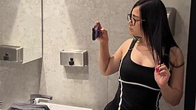 Picking up a cute petite girl leads to intense fucking after dinner