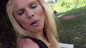 Watch Shemale Samara Demacedo jerk off outdoors?