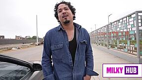 Luisito Tefornica pakt Kari’s dikke kont uit. 18+ brunette rijdt hard!