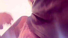 Na academia comecei a suar tirei a camisa e nao percebi q meus peitos durinhos estava aparecendo camisa transparente fiquei com tesao com as pessoas me olhando q meu suor escorrendo publico