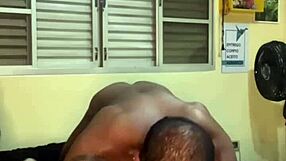 novinho finds a guy on the street for a quick chat