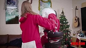 Интензивен коледен гангбанг с най-добрите приятели