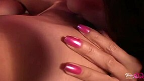 Tera And Carmen Play With Fat Dildo 😏