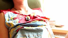 Gorgeous Yanks Ezmerelda climaxes hard to rhythmic tunes