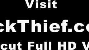 Кажется, у латинки Sophia Leone что-то спрятано на теле