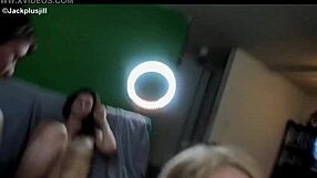 want to join this hot threesome blowjob session?