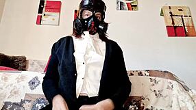 I orgasm with the fetish gas mask, ready to enjoy together