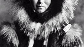 Eskimo Nell shows off hairy retro beaver charm.