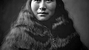 Eskimo Nell shows off hairy retro beaver charm.