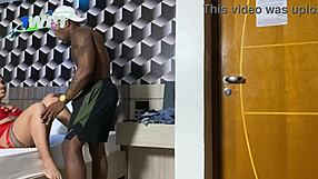 eu virei presente de aniversário corno marca com mulher no motel