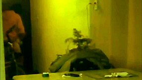 Fabiana arrives and starts a casual conversation at the entrance